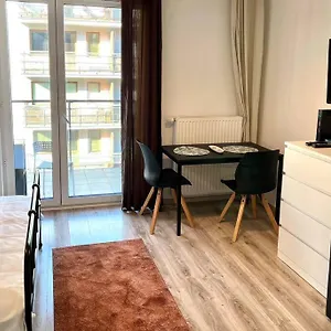 Apartament Okrzei Manufaktura Praga, Warszawa